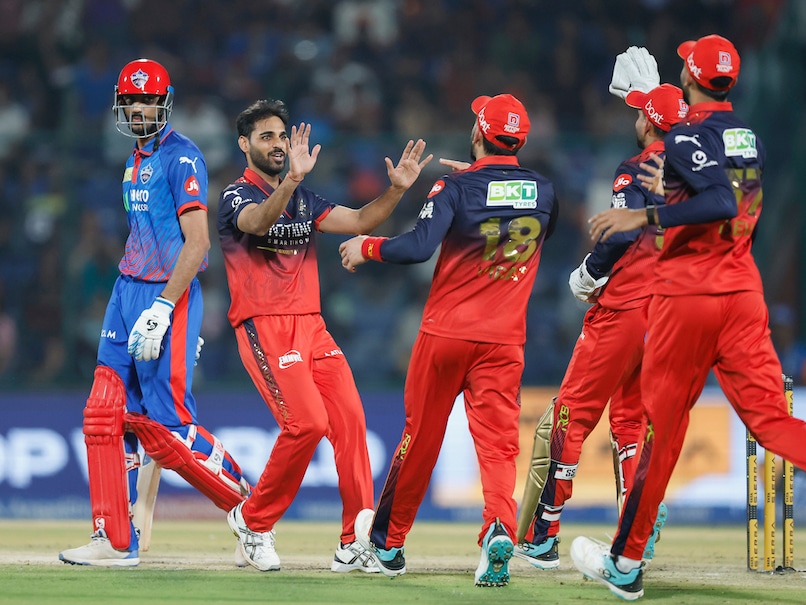 DC vs RCB IPL 2026: Delhi Capitals 13/6 Powerplay Collapse, Kohli 9000 Runs Milestone